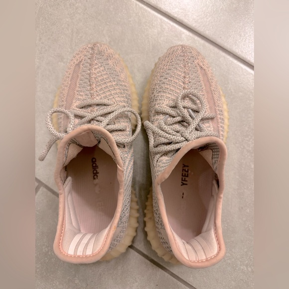 Yeezy Boost 350 V2 Synth - Sz 6.5 women’s - Picture 5 of 11